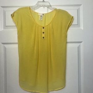 Yellow short sleeve blouse